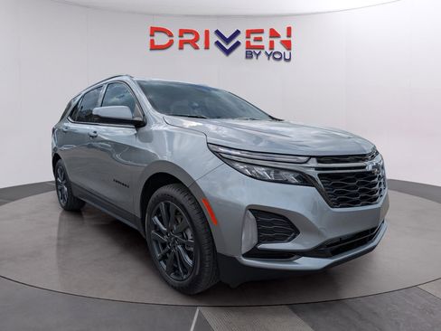 Used 2024 Chevrolet Equinox RS w/ RS Leather Package image 7