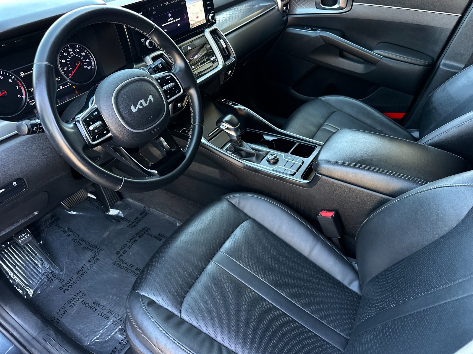 Used 2022 Kia Sorento S w/ Panoramic Sunroof Package FWD image 9