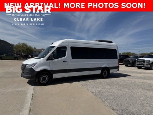 Used 2025 Mercedes-Benz Sprinter 2500 image 1