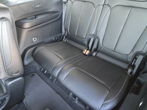 New 2025 Jeep Grand Cherokee L Limited w/ Black Appearance Package image 20