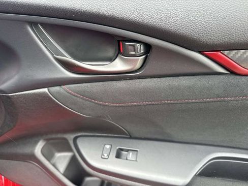 Used 2018 Honda Civic Type R image 15