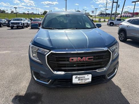 Used 2024 GMC Terrain SLE w/ Driver Convenience Package AWD/4WD image 5