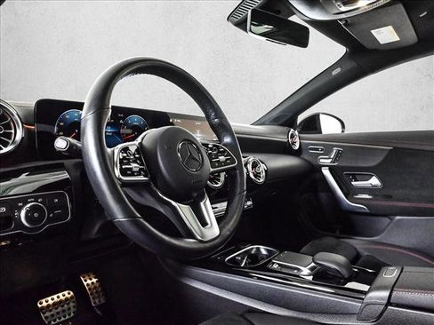 Used 2023 Mercedes-Benz CLA 250 4MATIC image 10