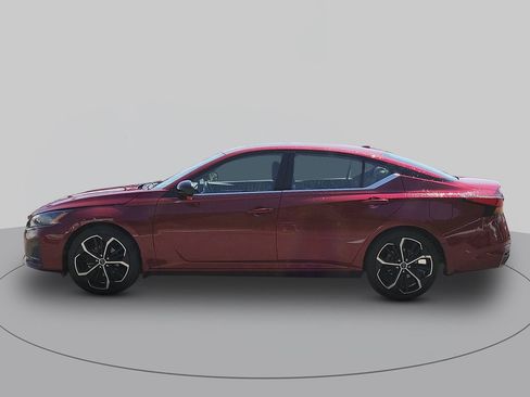 Used 2023 Nissan Altima 2.5 SR w/ SR Premium Package FWD image 6
