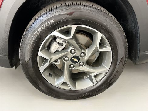 Used 2025 Chevrolet Trax LT w/ Driver Confidence Package FWD image 11