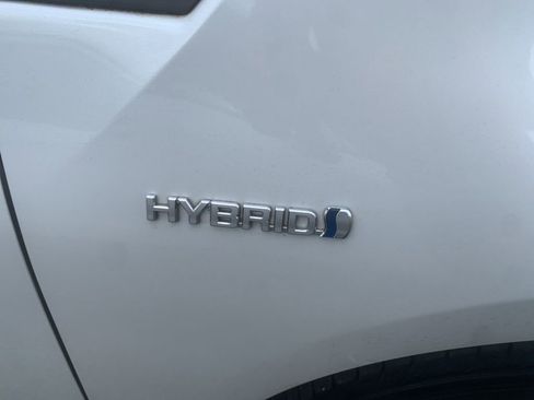 Used 2021 Toyota Prius L Eco FWD image 9