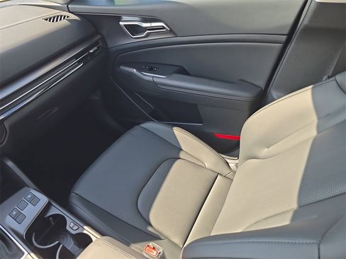 New 2026 Kia Sportage EX image 16