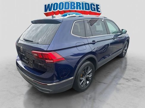 Used 2022 Volkswagen Tiguan SE w/ Panoramic Sunroof Package image 5