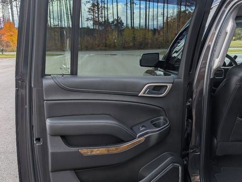 Used 2017 GMC Yukon XL Denali w/ Open Road Package image 19