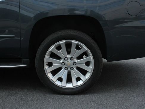 Used 2019 Chevrolet Suburban Premier AWD/4WD image 10