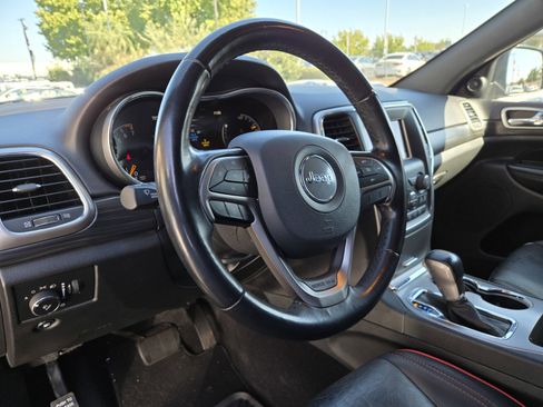 Used 2020 Jeep Grand Cherokee Laredo image 15