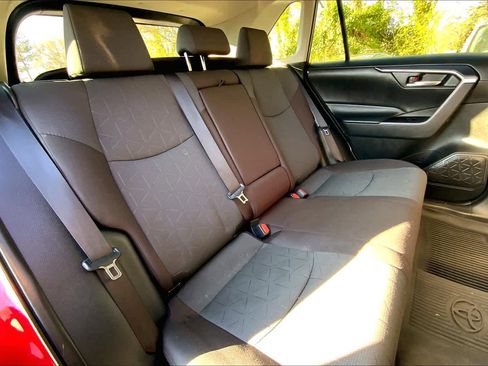 Used 2024 Toyota RAV4 XLE image 18