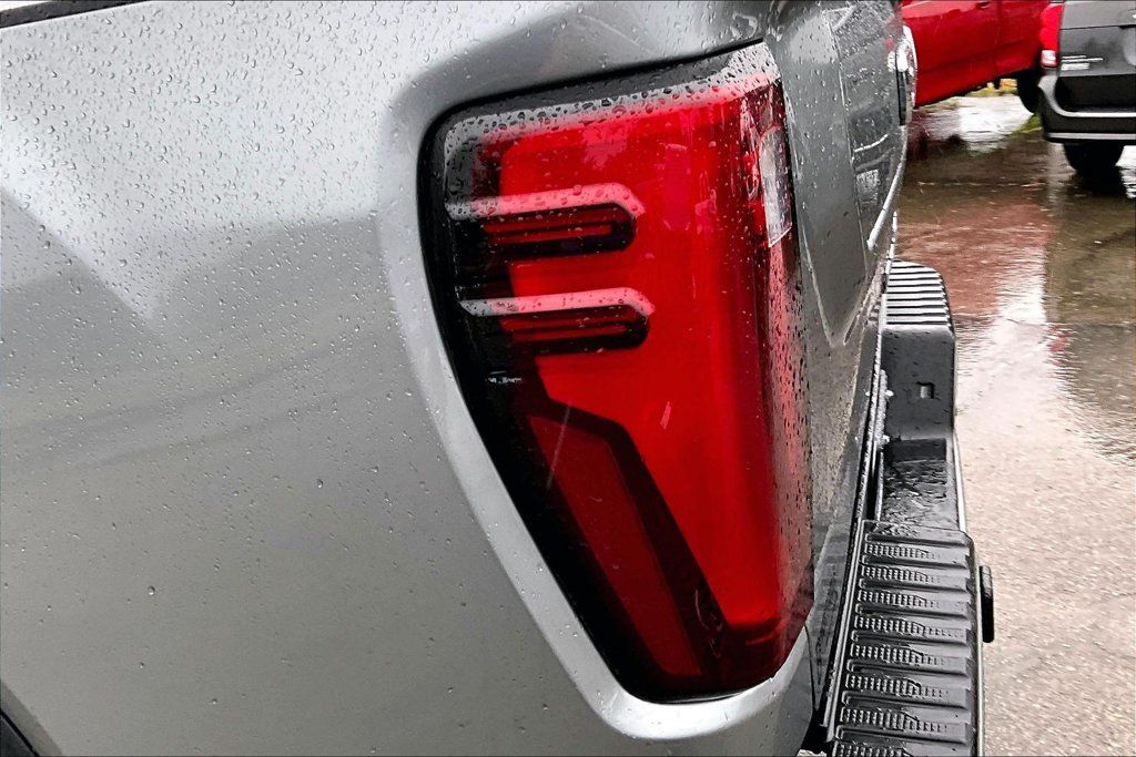 Used 2024 GMC Sierra 2500 Denali w/ Denali Reserve Package AWD/4WD image 29