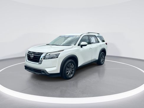 Used 2024 Nissan Pathfinder SV FWD image 5