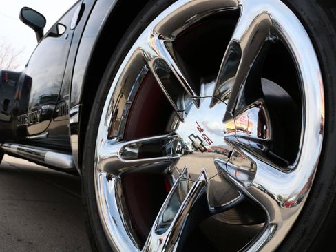 Used 2004 Chevrolet SSR w/ Preferred Equipment Group image 27