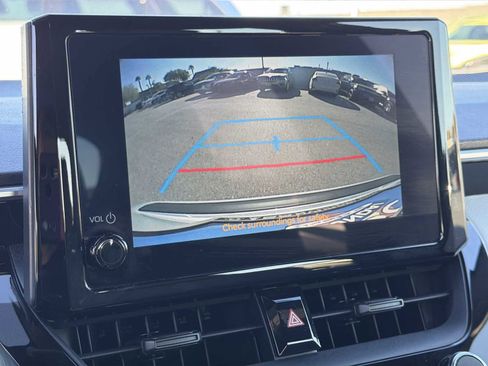 Used 2025 Toyota Corolla SE image 10