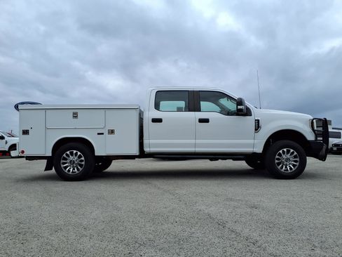 Used 2019 Ford F250 XL w/ Power Equipment Group image 4