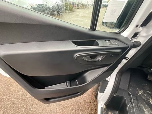 New 2024 Mercedes-Benz Sprinter 2500 w/ Acoustic Package image 19