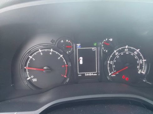 Used 2022 Toyota 4Runner SR5 Premium w/ Moonroof Package AWD/4WD image 6