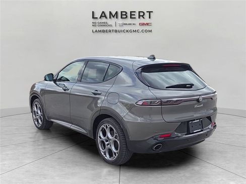 Used 2024 Alfa Romeo Tonale Veloce image 3