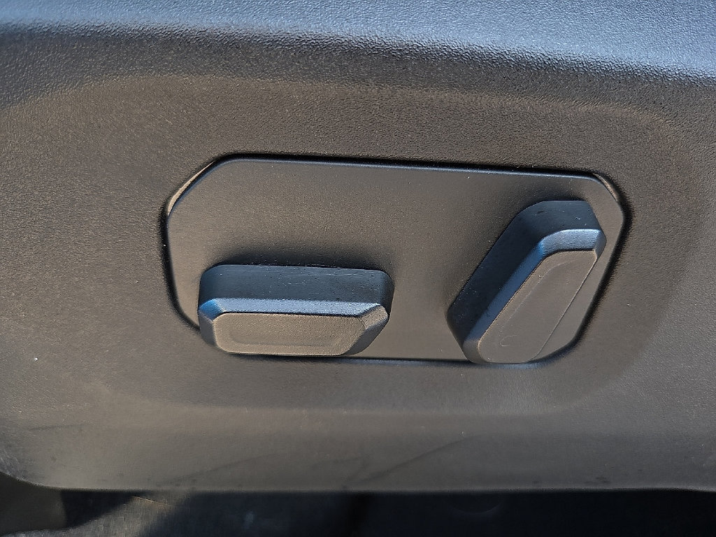 Used 2024 Jeep Wrangler Unlimited Sahara AWD/4WD image 15