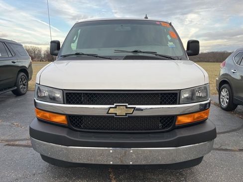 Used 2023 Chevrolet Express 3500 Extended image 7
