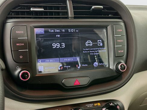 Used 2022 Kia Soul LX w/ Technology Package image 19