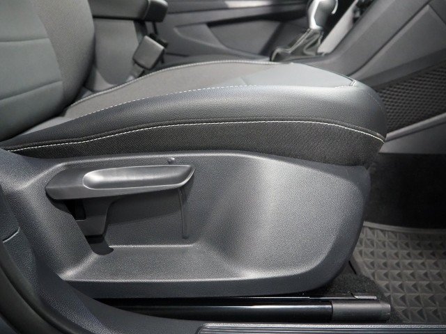 Used 2023 Volkswagen Taos SE w/ Sunroof Package w/ Panoramic Sunroof Package FWD image 52