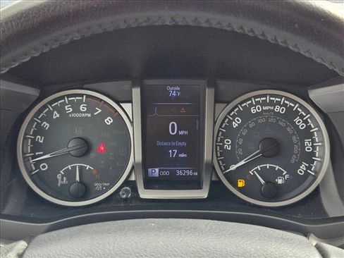 Used 2018 Toyota Tacoma SR5 image 10