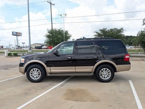 Used 2013 Ford Expedition XLT image 9