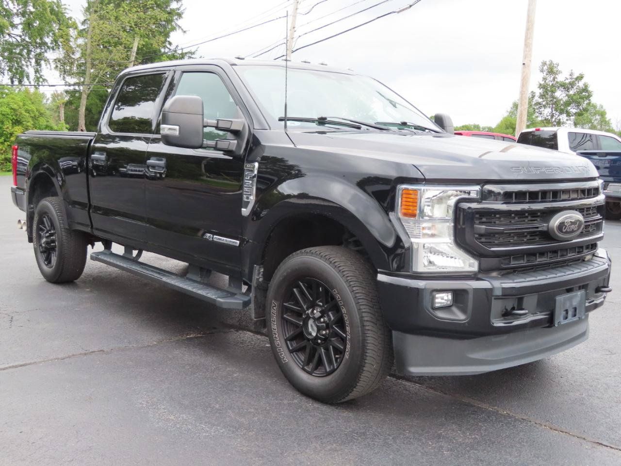 Used 2022 Ford F350 XLT w/ Black Appearance Package AWD/4WD image 5