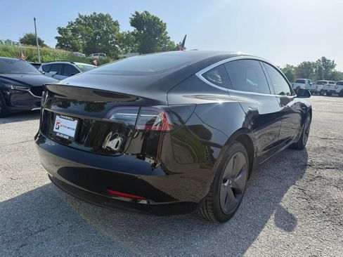 Used 2019 Tesla Model 3 Standard Range RWD image 2
