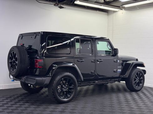 Used 2024 Jeep Wrangler Unlimited Sahara AWD/4WD image 2
