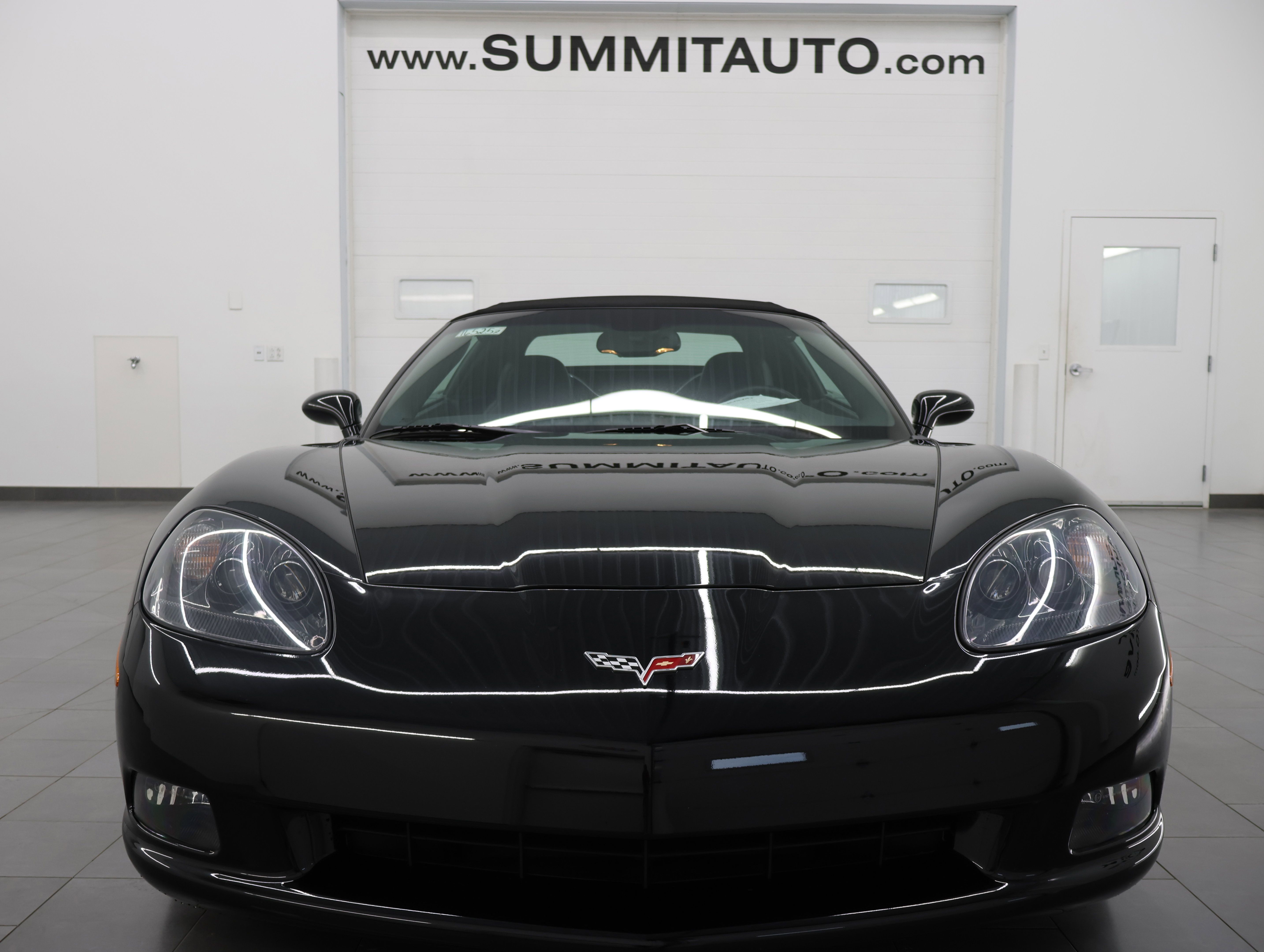 Used 2011 Chevrolet Corvette Convertible w/ Preferred Equipment Group RWD image 18