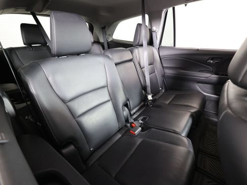 Used 2019 Honda Pilot Touring image 22
