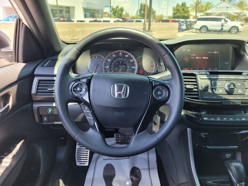 Used 2017 Honda Accord Sport image 15