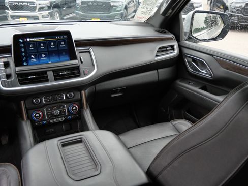 Used 2024 Chevrolet Suburban High Country w/ Max Trailering Package AWD/4WD image 11