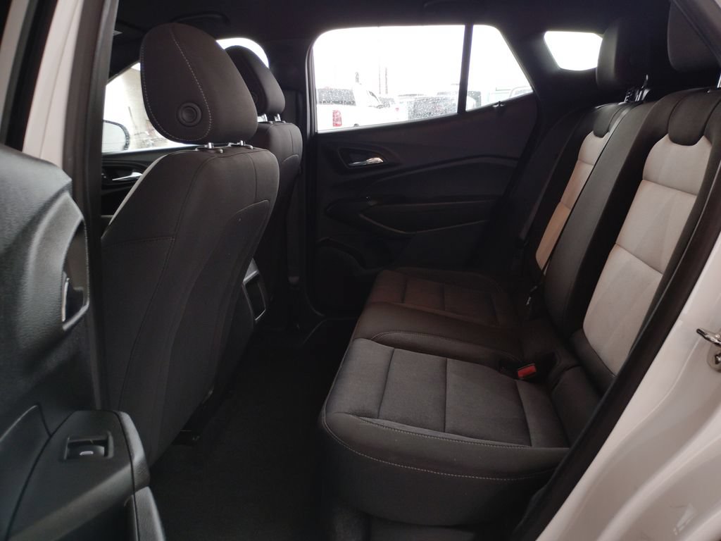 Used 2024 Chevrolet Trax RS FWD image 20