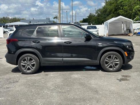 Used 2021 Kia Seltos LX AWD/4WD image 9