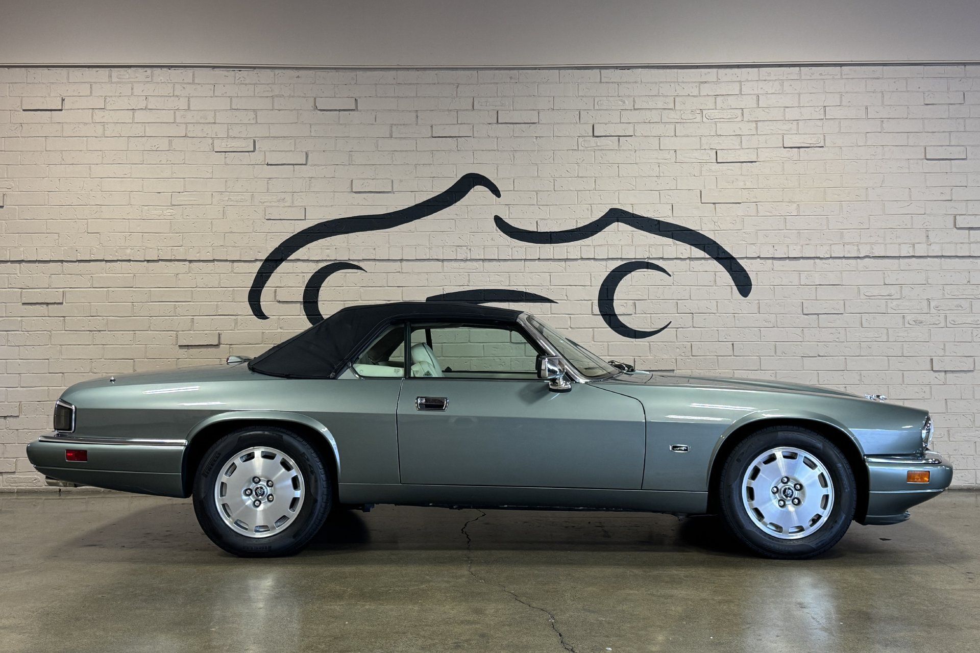 Used 1996 Jaguar XJS 4.0 Convertible RWD image 3