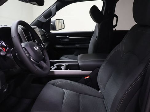New 2026 RAM 1500 4x4 Crew Cab image 8