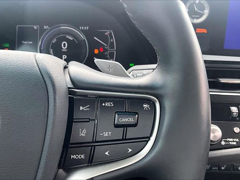 Used 2024 Lexus ES 300h w/ Premium Package image 25
