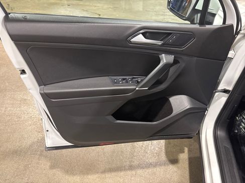 Used 2018 Volkswagen Tiguan SE image 10
