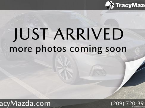 Used 2022 Nissan Altima 2.5 SV FWD image 1