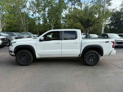 Used 2026 Nissan Frontier PRO-4X AWD/4WD image 2