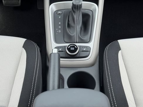 New 2026 Hyundai Venue SEL FWD image 17