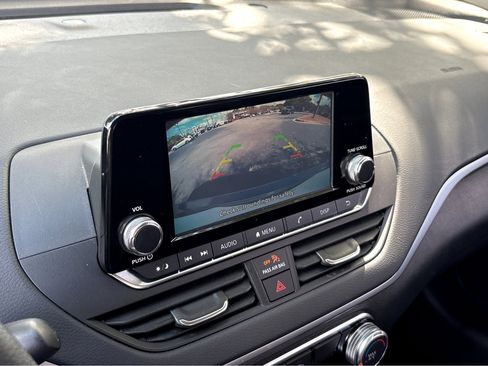 Used 2023 Nissan Altima 2.5 S image 6