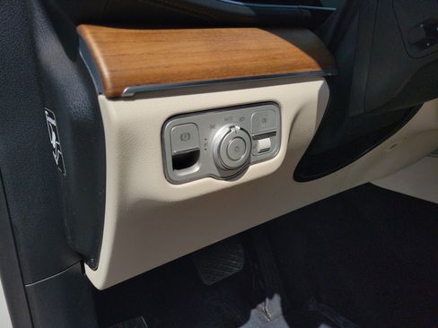 Used 2022 Mercedes-Benz GLS 450 4MATIC image 20