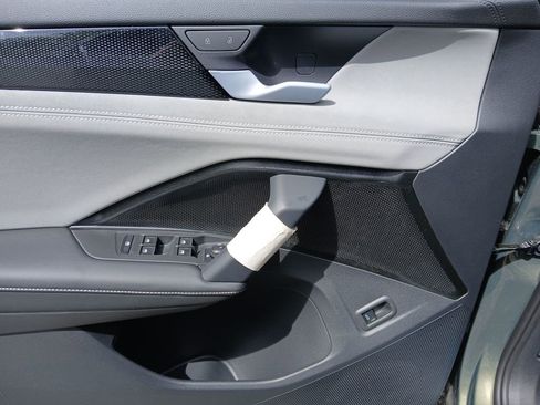 New 2026 Volkswagen Tiguan SE R-Line image 11