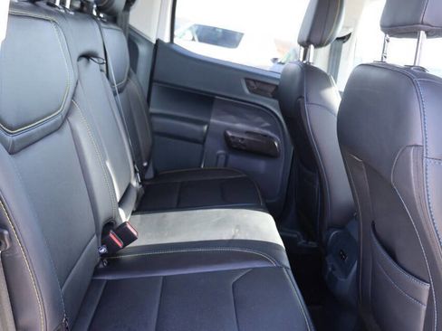 Used 2025 Ford Maverick Lobo image 16